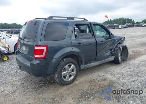 2008 Ford Escape Xlt z USA, uszkodzony, nr VIN 1FMCU03138KE21955